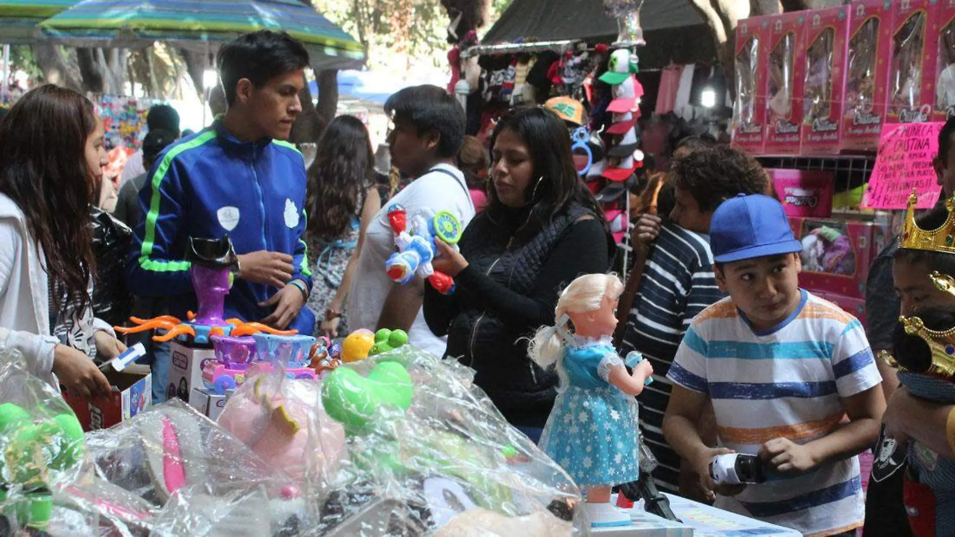 venta de juguetes en corredor 5 de mayo 